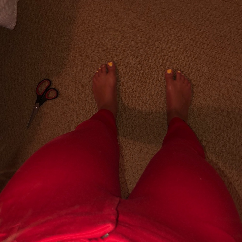 red stretchy pants🍎🍎